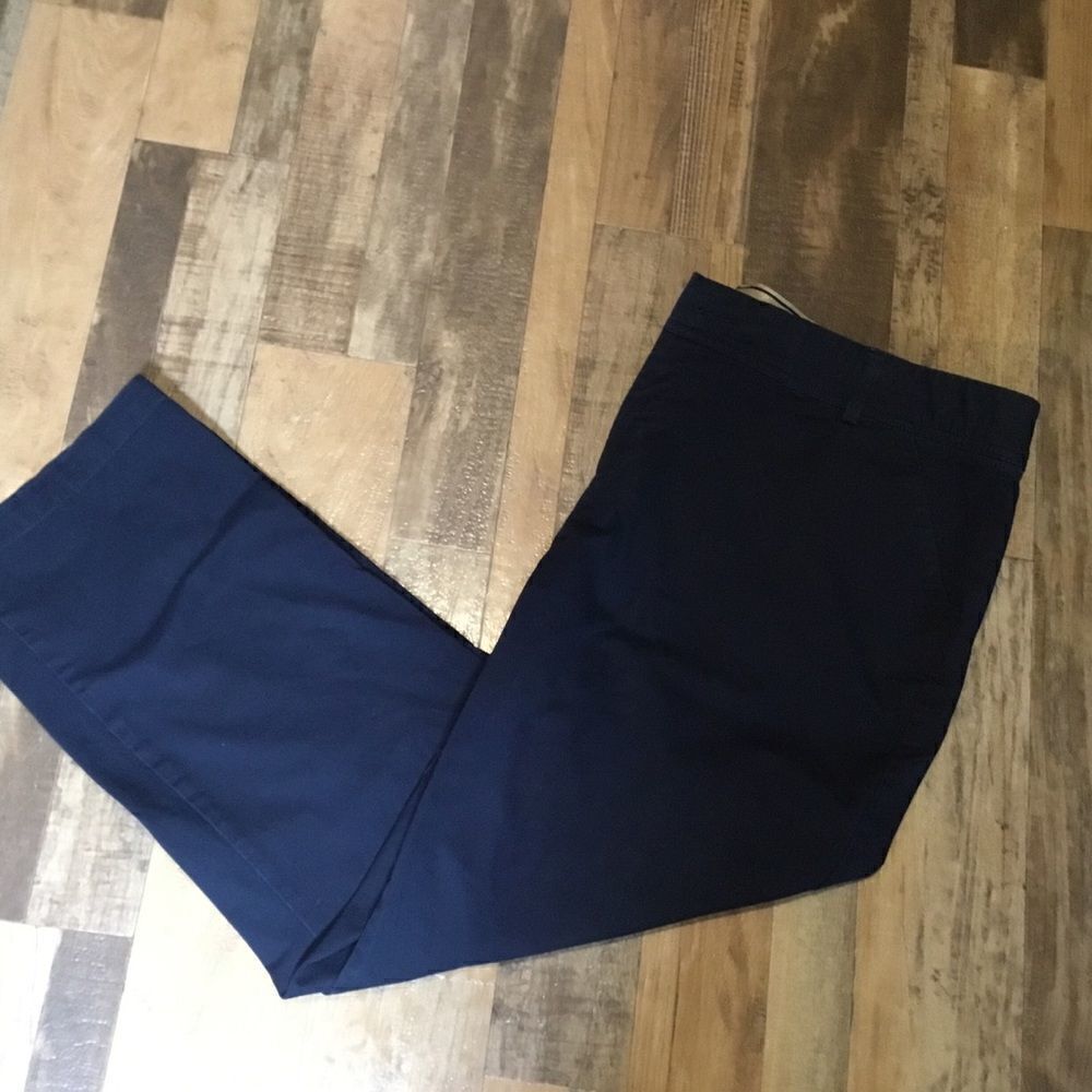 NWOT. CJ Banks Navy Women’s Straight Leg Slacks in Size 18W Petite.